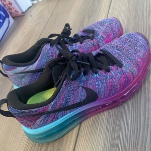 Nike women’s Air Max Ombre size 8